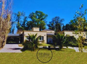 Casa · 280m² · 4 Cocheras · Casa en Venta Comarcas de Lujan Santa Irene