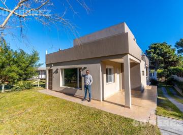 Casa · 200m² · 8 Ambientes · 6 Cocheras · 2 Casas en Venta en Monte Hermoso del Este