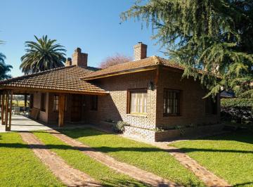 Casa de 4 ambientes, Cañuelas · Oportunidad Unica! Casa en Venta en Club de Campo La Martona. Fondo Libre, Vista a Fútbol!