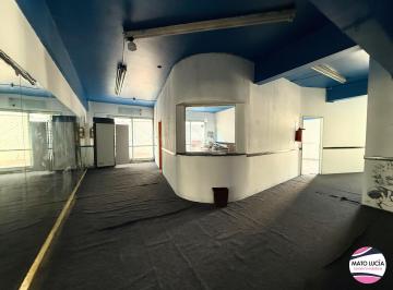 Oficina comercial , Flores · Oficina en Alquiler con Patio - Flores