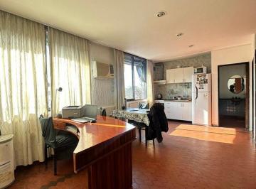 Departamento · 80m² · 4 Ambientes · Venta Oficina 4 Amb en Mataderos