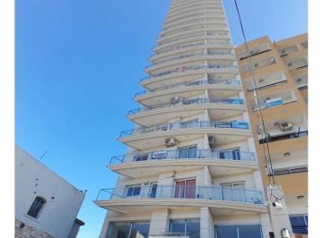 Departamento de 4 ambientes, Lomas de Zamora · Almirante Brown 2900 de Categoría/ Piscina