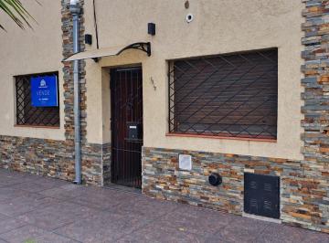 Casa de 7 ambientes, Lomas de Zamora · Casa 7 Ambientes con Jardín y Comedor Amplio – Rivadavia 1400, Temperley
