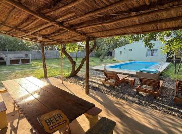Quinta vacacional de 4 ambientes, General Rodríguez · Casa Quinta en Alquiler – con Pileta, Quincho y Wifi – General Rodríguez