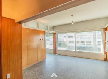 Casa · 113m² · 5 Ambientes · 3 Cocheras · Alquiler Casa 3 Dorm. en Puerto del Buceo