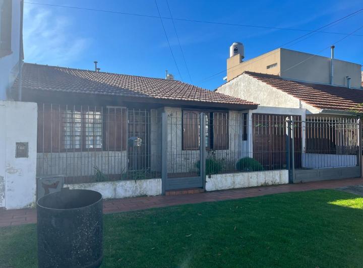 Casa · 105m² · 4 Ambientes · 1 Cochera