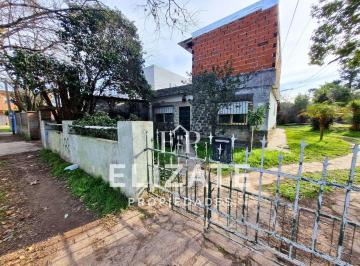 Casa · 120m² · 5 Ambientes · 1 Cochera · Casa en Venta Moreno