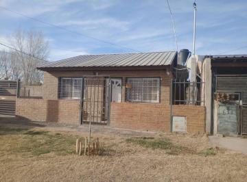 Casa · 35m² · 3 Ambientes · 2 Cocheras · Alquiler de Casa Dos Dorm.