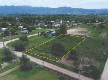 Terreno de 1 ambiente, Villa Carlos Paz · En Venta Terreno 1850 m² con Departamento y Pileta. V. Parque Siquiman.