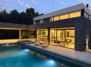 Casa · 437m² · 9 Ambientes · 2 Cocheras · Casa en Venta Maritimo III - Costa Esmeralda