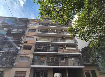 Departamento de 2 ambientes, Parque Centenario · En Venta Departamento de Dos Ambientes con Cochera en Parque Centenario