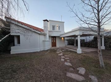 Casa de 9 ambientes, Chacras de Coria · Alquiler Amplia Casa en Barrio Privado de Chacras de Coria Mendoza