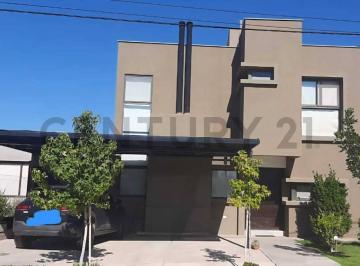 Casa · 199m² · 4 Dormitorios · 2 Cocheras · Casa en Venta Barrio Privado Rincon de Mitre, Maipu