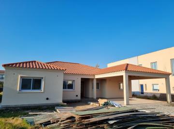 Casa de 5 ambientes, Presidente Perón · Casa en Venta en El Rebenque de Canning! 4 Dorm. Sobre Lote Interno!
