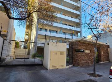 Departamento de 3 ambientes, Ciudad de Mendoza · 5ta Seccion - Loft en Alquiler - Seg. 24 Hs/ Cochera/ Sum