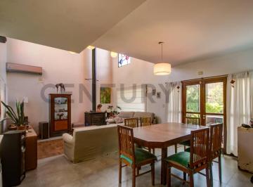 Casa · 168m² · 6 Ambientes · 1 Cochera · Casa en Venta en Villa Castells 4 Dorm, Parque y Cochera