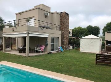 Casa · 100m² · 3 Ambientes · 1 Cochera · Alquiler en Funes