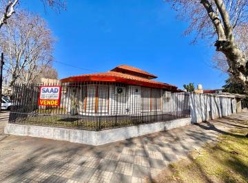 Casa · 172m² · 3 Ambientes · 2 Cocheras · Casa Chalet en Venta en Monte Grande, Esteban Echeverría, G. B. a. Zona Sur