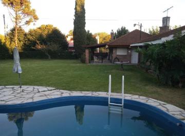 Casa · 85m² · 3 Ambientes · 3 Cocheras · Alquiler Casa Quinta en Pilar con Pileta