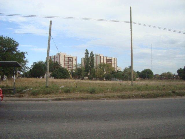 Lote 404m² en Barrio Ciento Ochenta, ideal para emprendimiento comercial