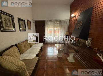 Casa · 142m² · 4 Ambientes · 4 Cocheras · Casa en Venta 4 Ambientes Villa Maipu