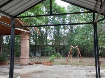 Quinta vacacional · 185m² · 5 Ambientes · 4 Cocheras · Quinta en Jose Clemente Paz