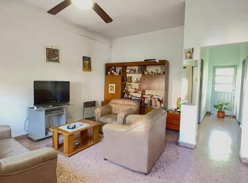 Casa · 100m² · 3 Ambientes · Casa de Tres Ambientes en Lote Propio - Castelar