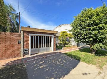 Casa · 155m² · 2 Dormitorios · 1 Cochera · Casa en San Lorenzo