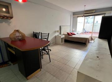 Departamento de 1 ambiente, Recoleta · Alquiler Monoambiente - con Patio - Amoblado - Recoleta
