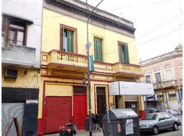 Cama náutica · Venta en Block - Propiedad con 2 Locales Comerciales y 2 Depar