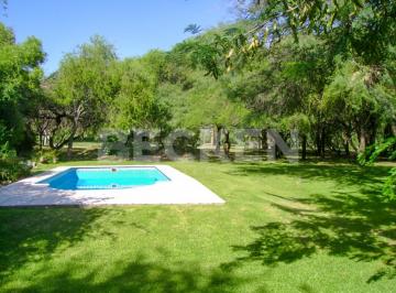 Casa · 280m² · 4 Ambientes · 2 Cocheras · Casa en Las Delicias con Lote Al Golf