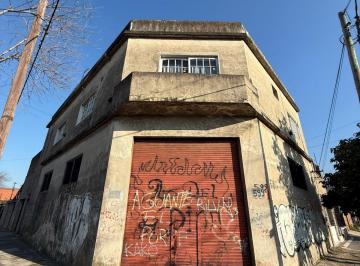 Bodega-Galpón , Lanús · En Alquiler Galpon de 10x18 con Entrada Para Camioneta en Gerli