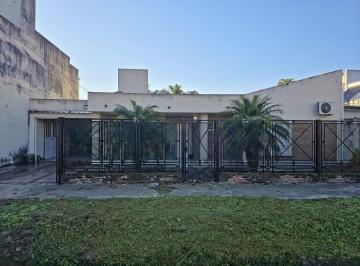Casa de 8 ambientes, Romang · En Venta Amplia Casa en Zona Norte Romang