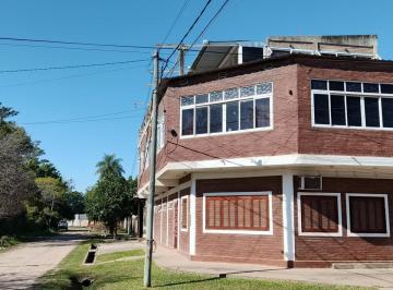 Casa · 580m² · 6 Ambientes · 3 Cocheras · Venta Imponente Propiedad de 3 Pisos en Esquina (Fontana)