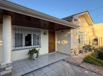 Casa · 70m² · 3 Ambientes · Casa Chalet en Venta en General Pacheco, Tigre, G. B. a. Zona Norte