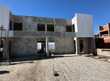 Casa · 120m² · 6 Ambientes · 2 Cocheras · Amplio Duplex en Docta Av