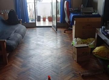 Departamento de 3 ambientes, Constitución · Amplio Departamento 3 Ambientes Al Frente con Balcón y Dependencia
