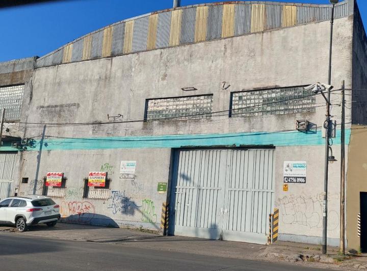 Depósito · 1800m²