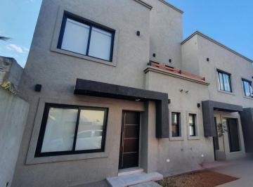 PH · 88m² · 3 Ambientes · 1 Cochera · Venta PH Tres Ambientes - Villa Udaondo - Terraza