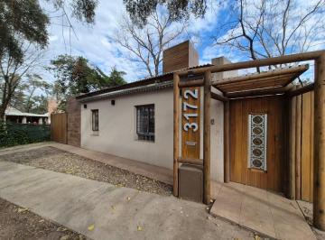 Casa · 160m² · 5 Ambientes · 4 Cocheras · Casa en Funes