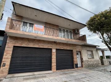 Casa · 170m² · 3 Ambientes · 2 Cocheras · Casa en Bernardino Rivadavia