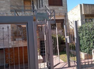 PH de 6 ambientes, Córdoba · Vendo PH de 3 Dorm con Patio y Cochera en Maipu Apta Credito
