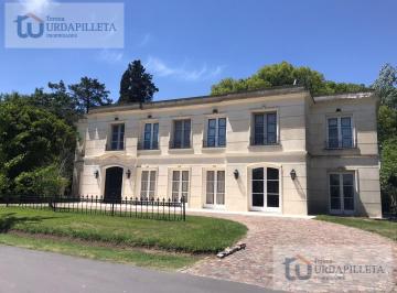 Casa · 362m² · 4 Dormitorios · 2 Cocheras · Casa en Alquiler Anual en Golf Club Argentino - con Vista Al Golf