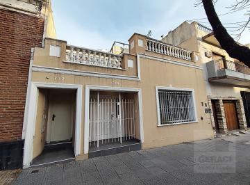 PH · 144m² · 4 Ambientes · Excelente PH de 4 Ambientes en Parque Chacabuco con Entrada Independiente