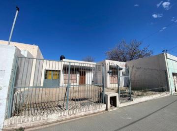 Casa · 166m² · 4 Ambientes · Casa en Av Uruguay 851