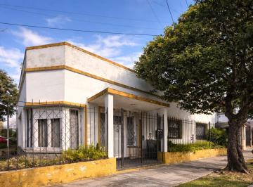 Casa · 175m² · 7 Ambientes · 1 Cochera · Venta Casa 7 Ambientes 5 Dorm. Jardin Garage