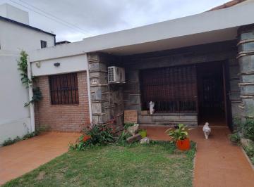 Foto · Casa de Tres Dorm. con Pileta en Barrio Alto Verde