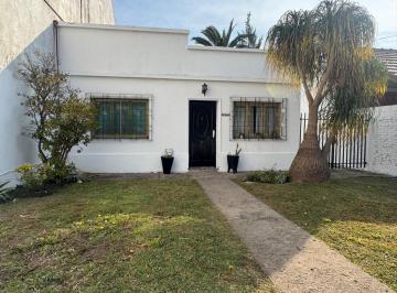 Casa · 90m² · 3 Ambientes · 2 Cocheras · Casa 3 Amb C/ Patio/cochera - Apto Credito - Tesei