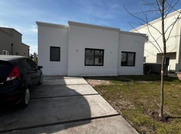 Casa · 150m² · 4 Ambientes · 2 Cocheras · Venta Casa en Vila Marina II Villanueva Tigre Ls