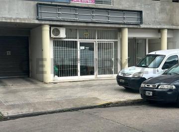 Local comercial · 216m² · 4 Ambientes · Venta de Local Comercial Ubicado en Barrio Echesortu.